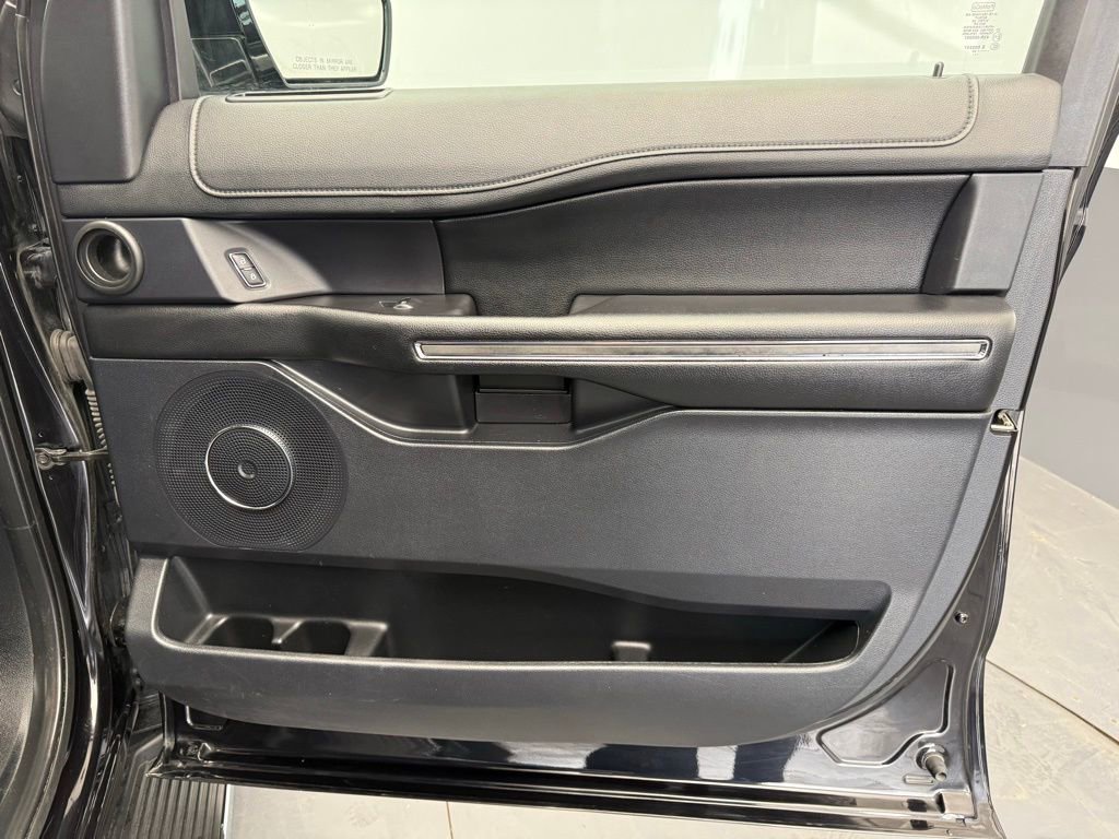 Used 2020 Ford Expedition XLT w/ Equipment Group 202A AWD/4WD image 49