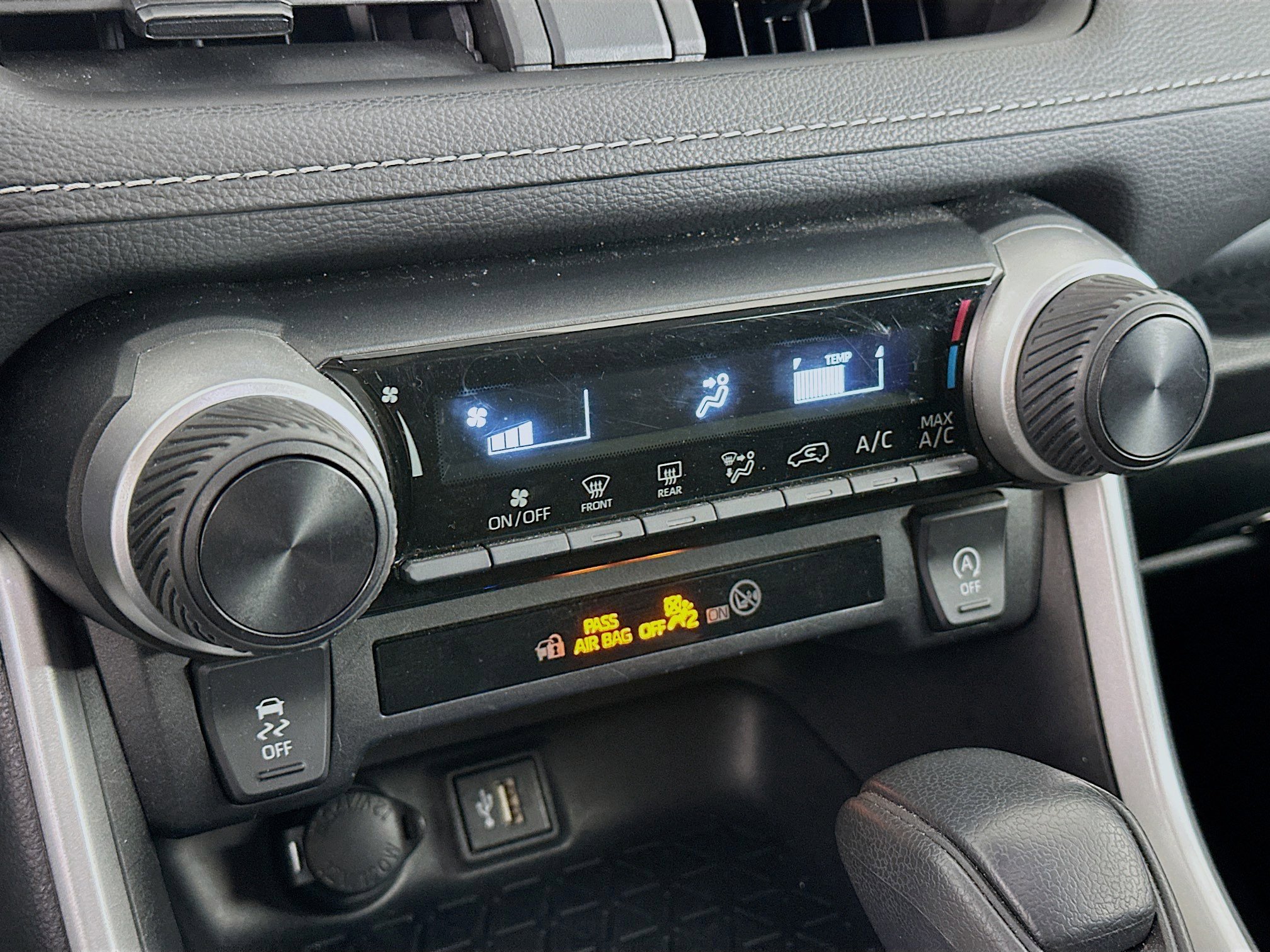 Used 2024 Toyota RAV4 LE image 23