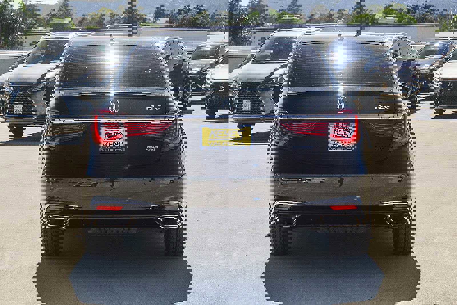 Used 2018 Acura RLX w/ Technology Package image 9