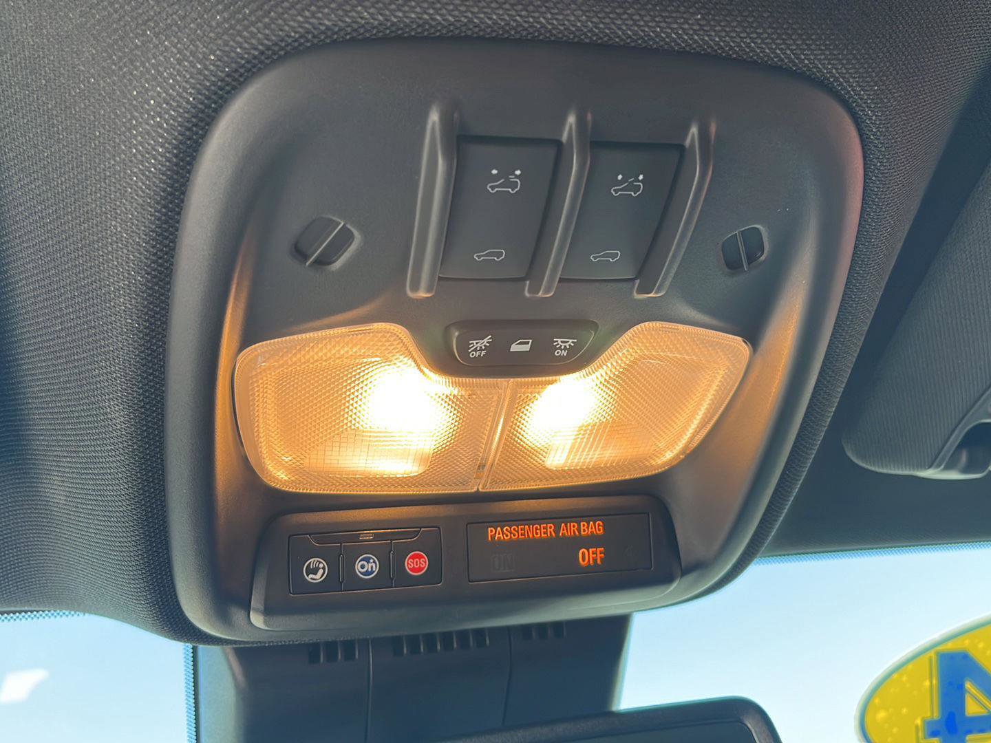 Used 2024 Chevrolet Colorado Z71 w/ Z71 Convenience Package 2 image 17