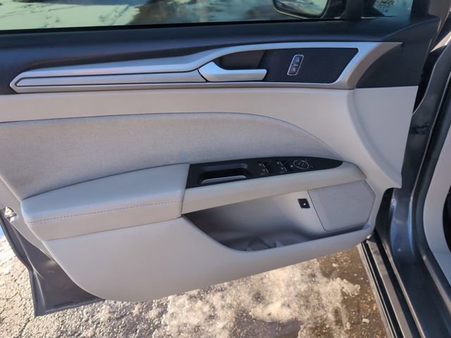 Used 2018 Ford Fusion SE image 14