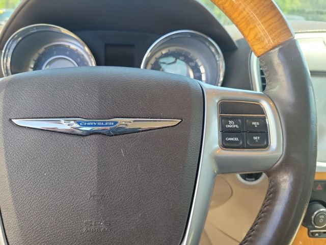 Used 2013 Chrysler 300 C RWD image 29