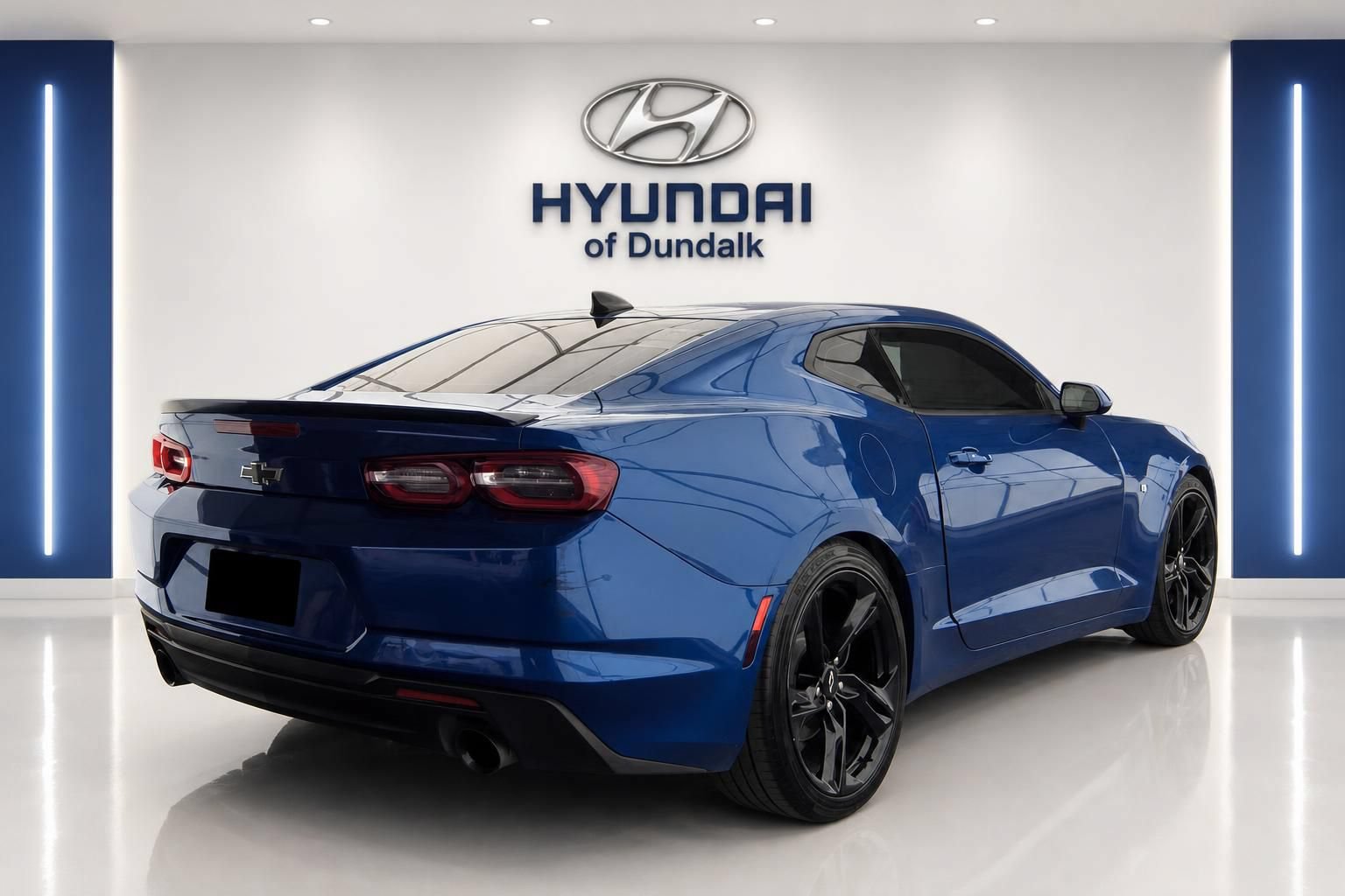 Used 2020 Chevrolet Camaro LT w/ Technology Package RWD image 4