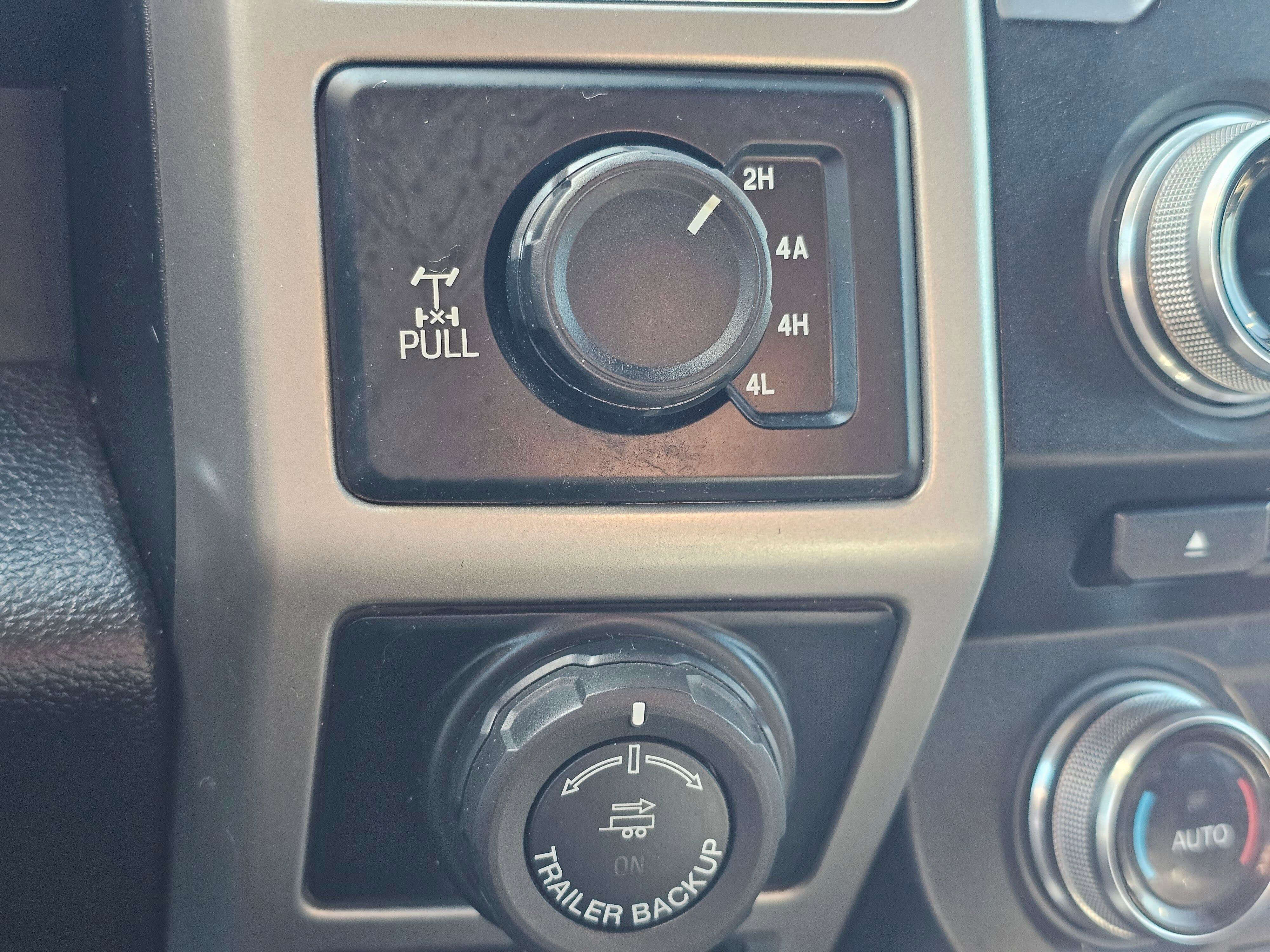Used 2018 Ford F150 Lariat w/ Equipment Group 502A Luxury AWD/4WD image 28