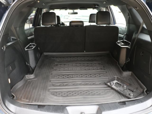 Used 2017 Ford Explorer XLT w/ Equipment Group 202A AWD/4WD image 14