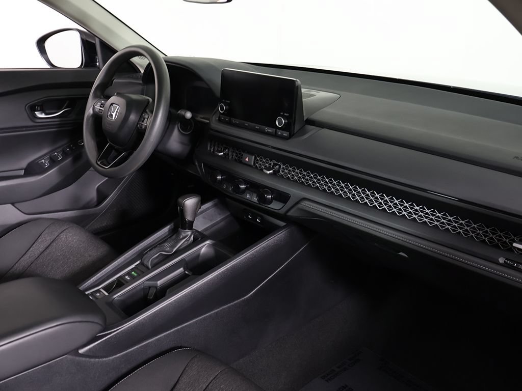 Used 2025 Honda Accord SE image 28