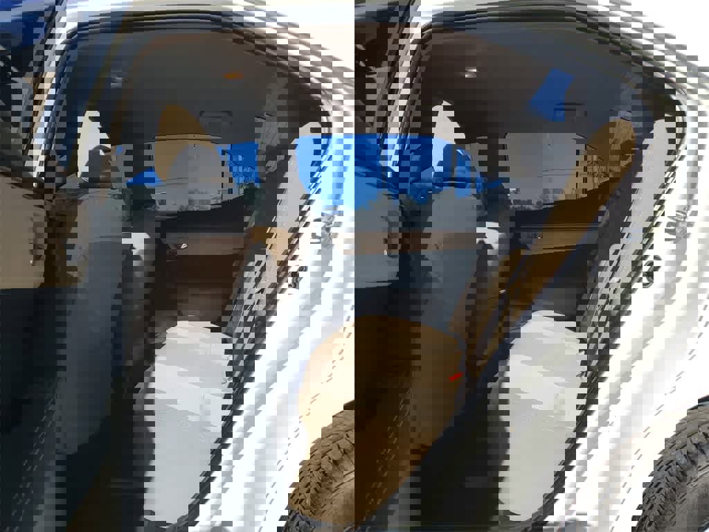 Used 2015 Toyota Corolla LE image 10