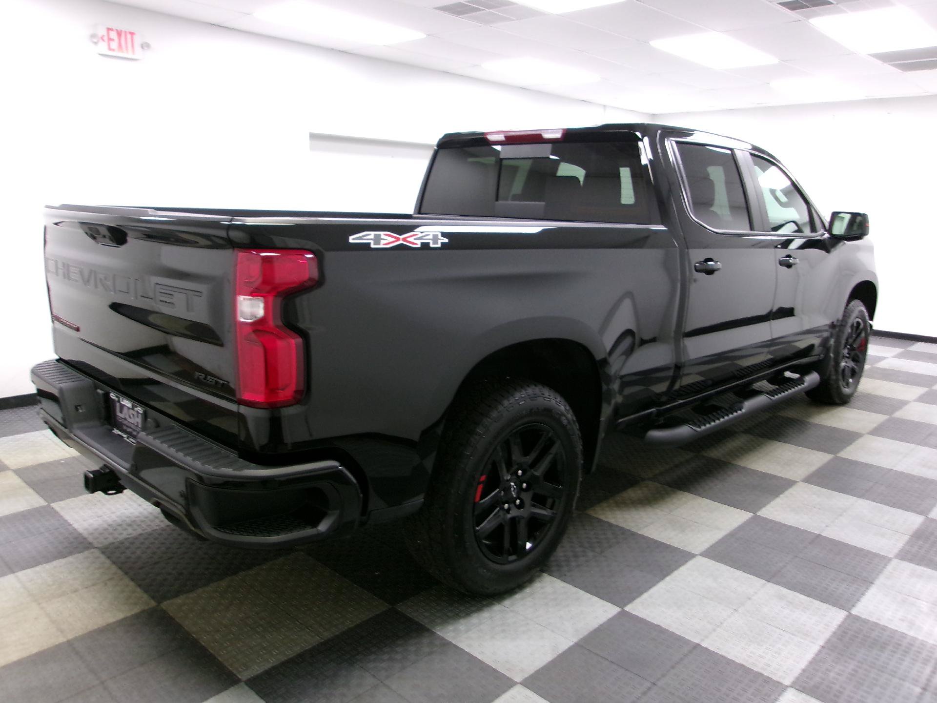 New 2026 Chevrolet Silverado 1500 RST w/ Redline Edition AWD/4WD image 13