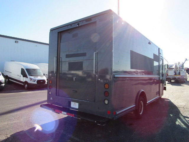 Used 2019 Ford E-450 and Econoline 450 Super Duty RWD image 5
