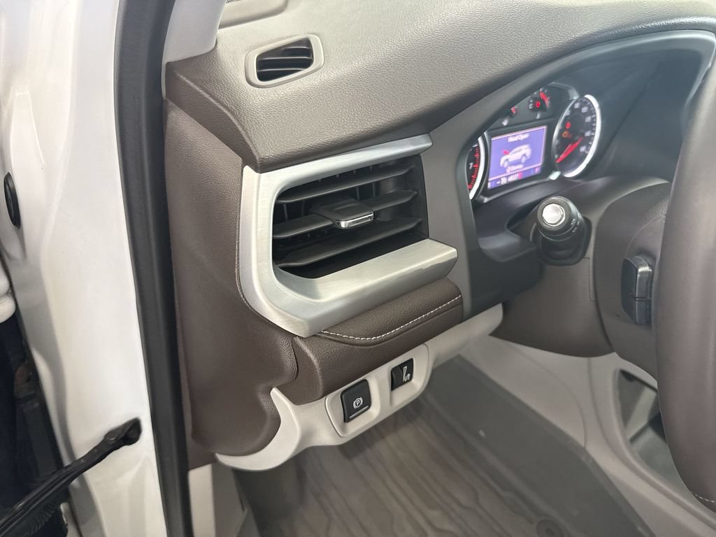Certified 2022 GMC Acadia SLT FWD image 24