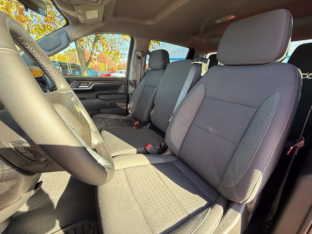 Used 2023 Chevrolet Silverado 1500 LT AWD/4WD image 23