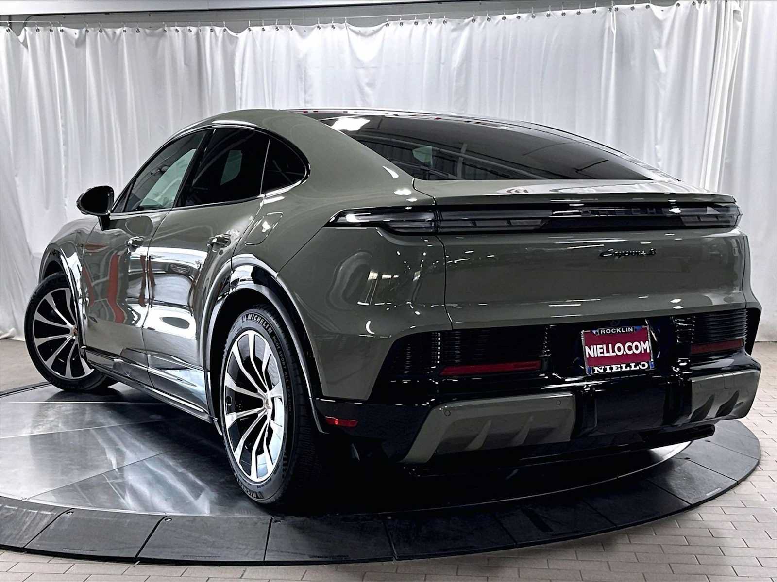 New 2026 Porsche Cayenne S AWD/4WD image 3
