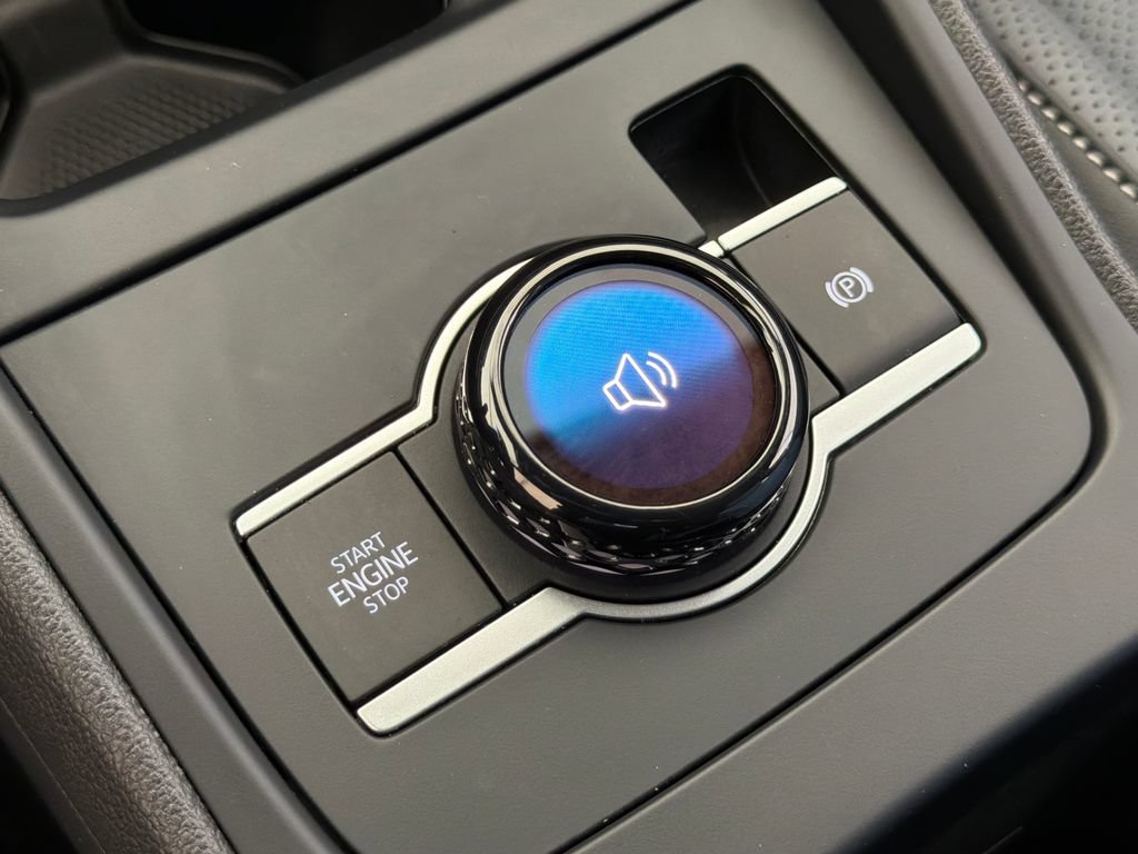 Used 2026 Volkswagen Tiguan SE R-Line FWD image 6