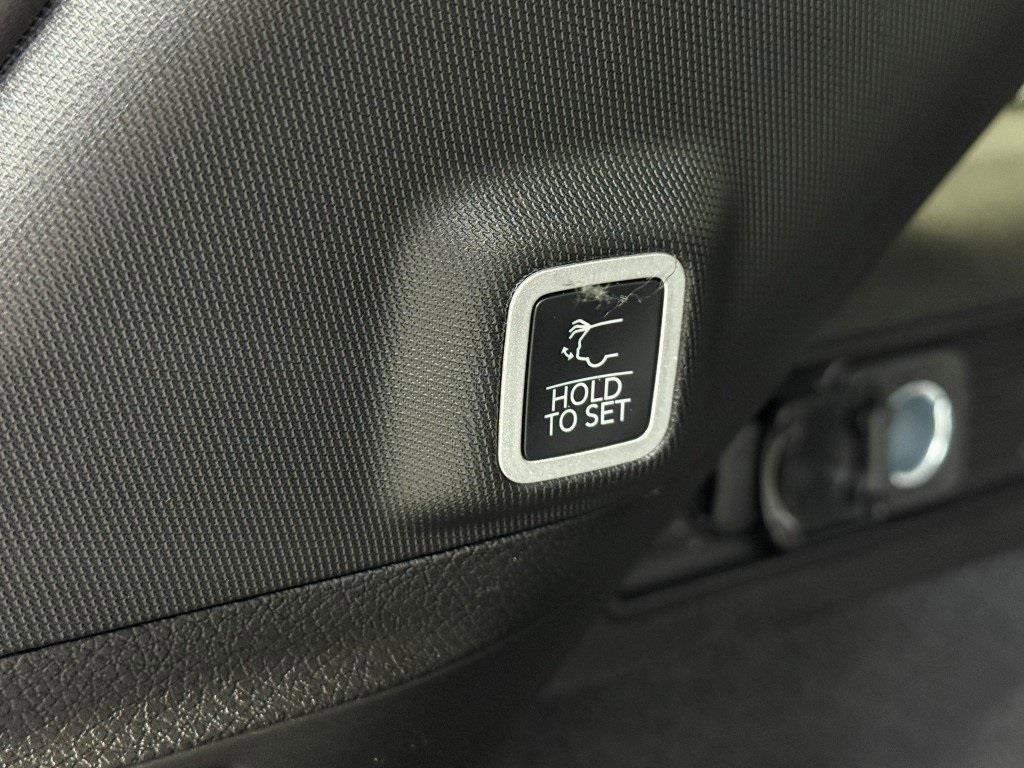 New 2025 Jeep Grand Cherokee Overland w/ Adv Protech Group III image 10