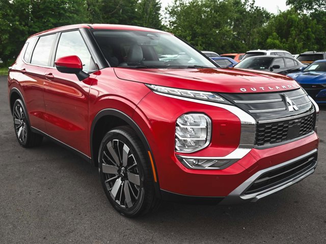 New 2025 Mitsubishi Outlander SE image 3