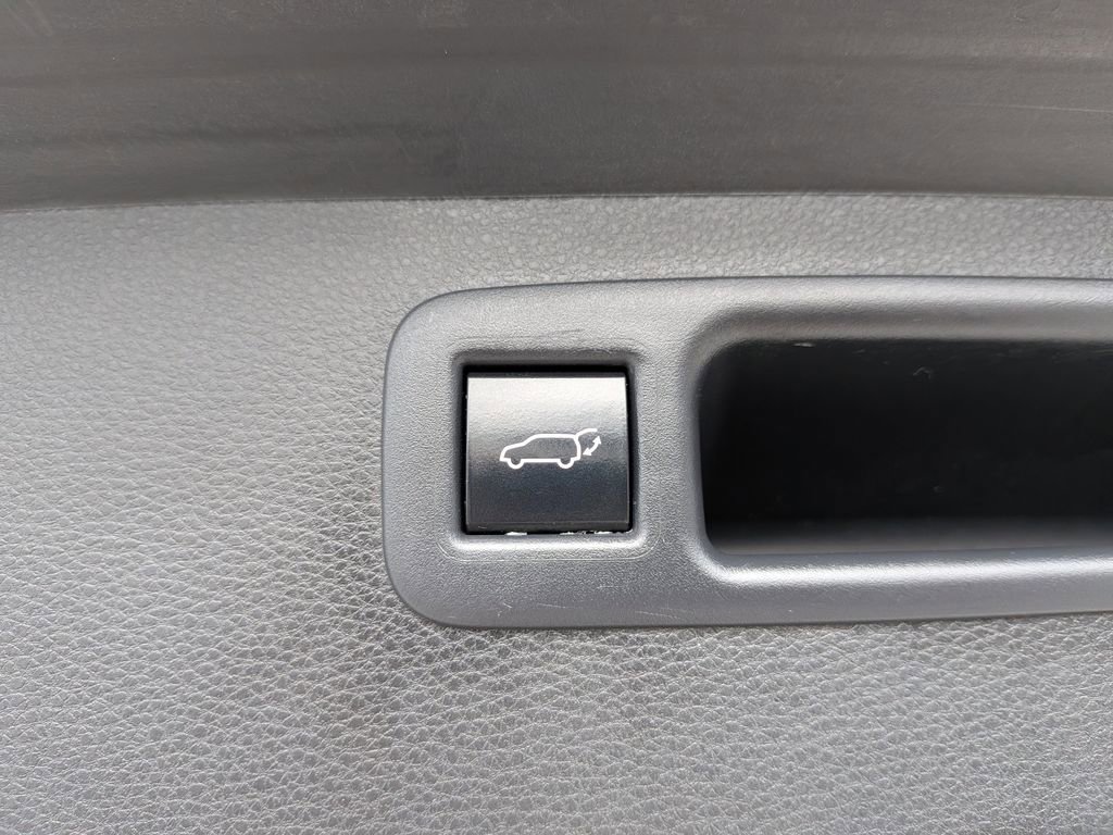 Used 2023 Toyota Highlander XLE image 31