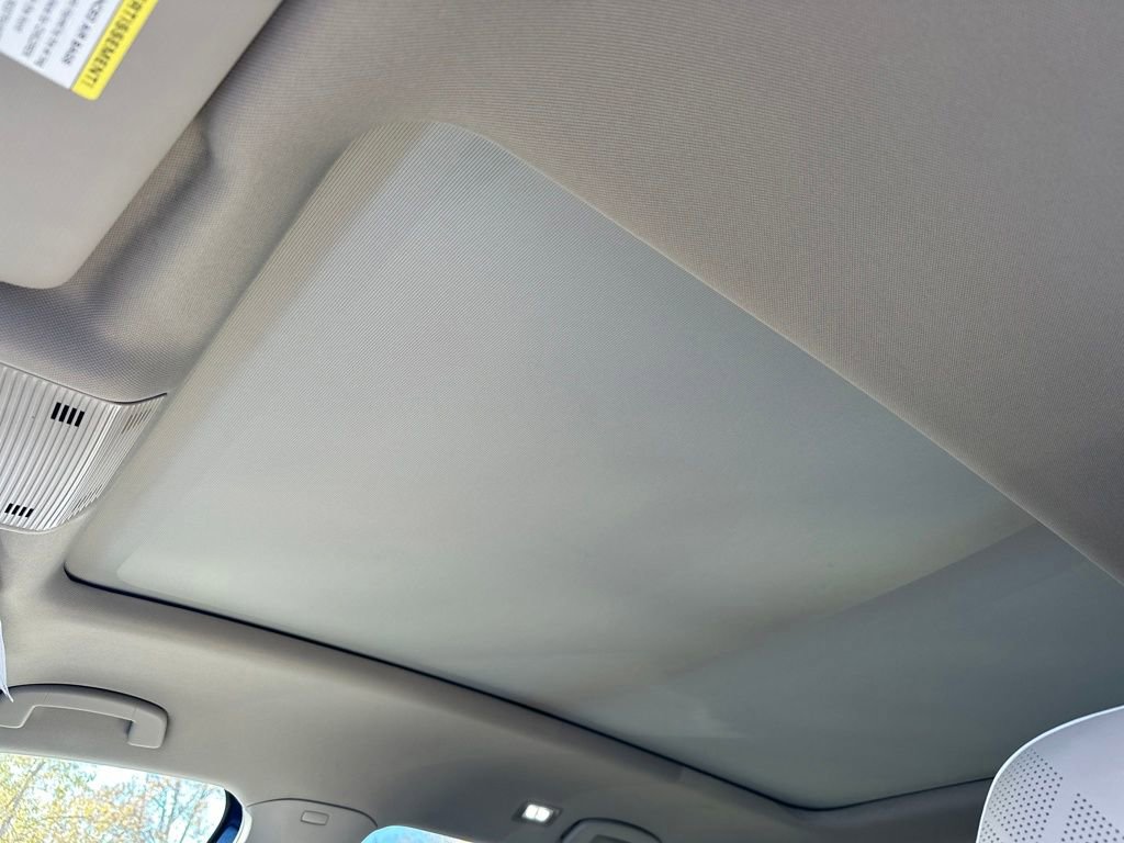 Used 2025 Volkswagen Atlas SEL Premium R-Line image 48