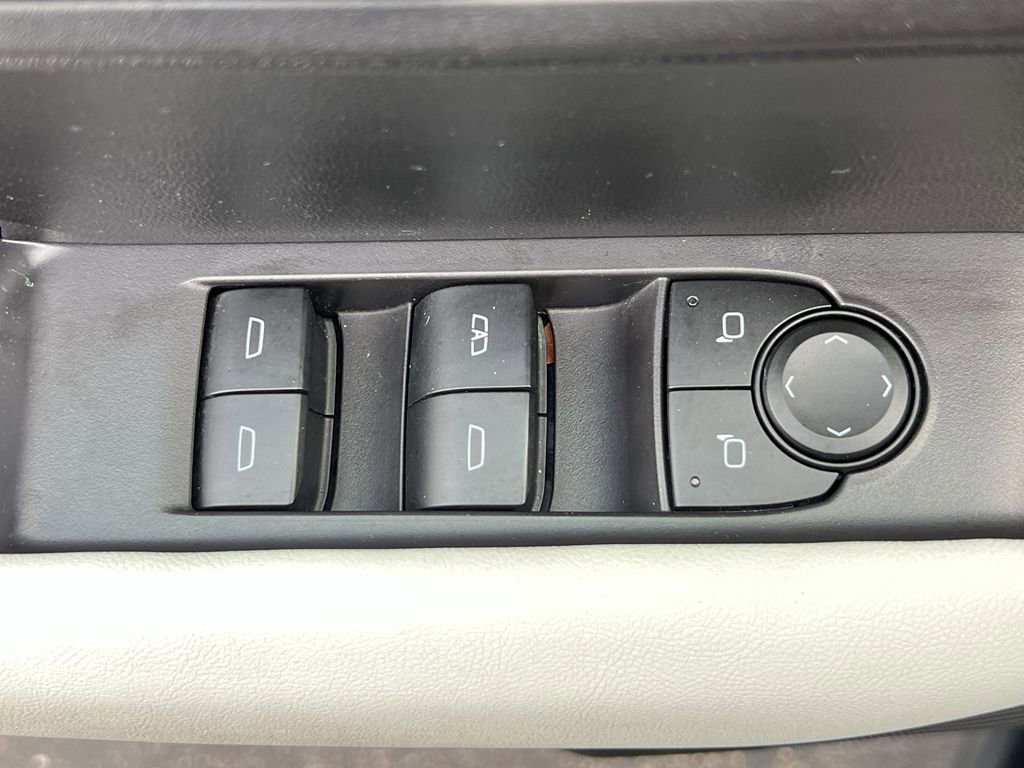 Used 2023 GMC Canyon AT4X image 13