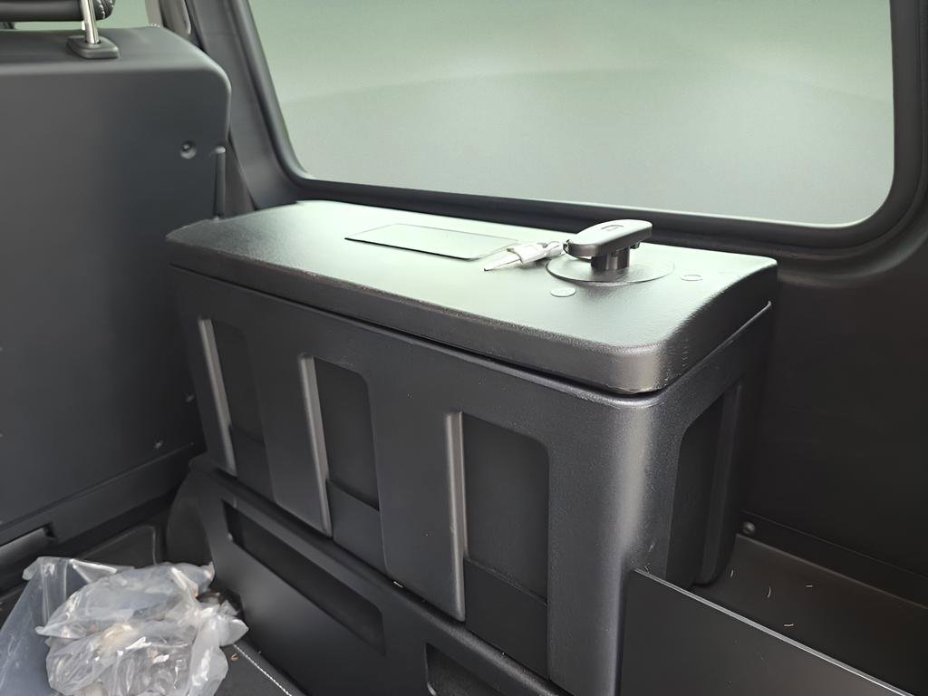 Used 2017 Mercedes-Benz G 550 Squared image 37