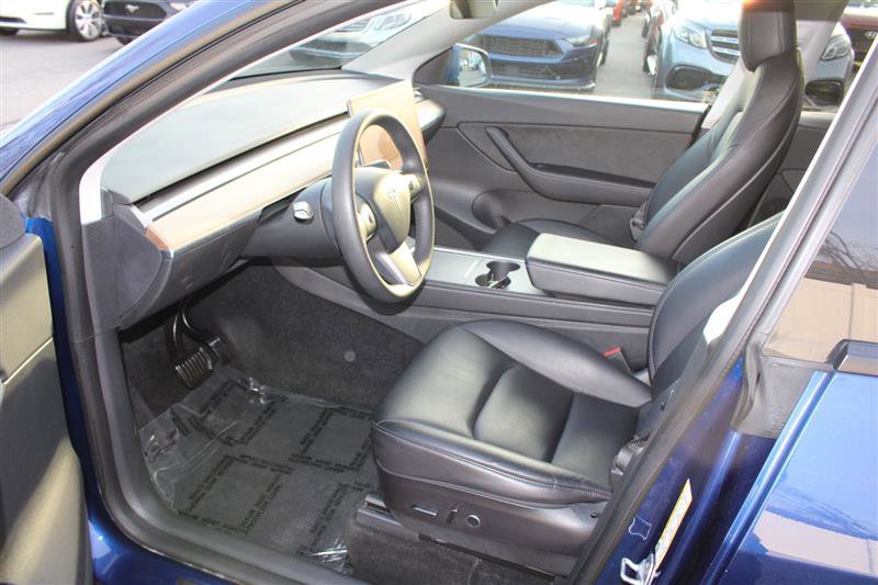 Used 2022 Tesla Model Y Long Range image 9