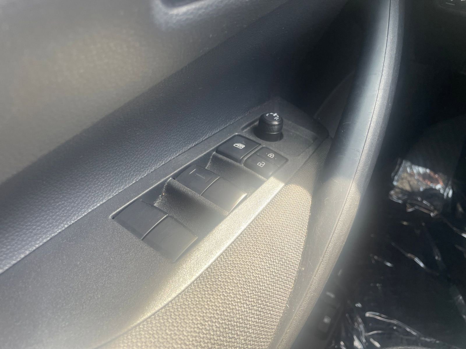 Used 2025 Toyota Corolla LE FWD image 18