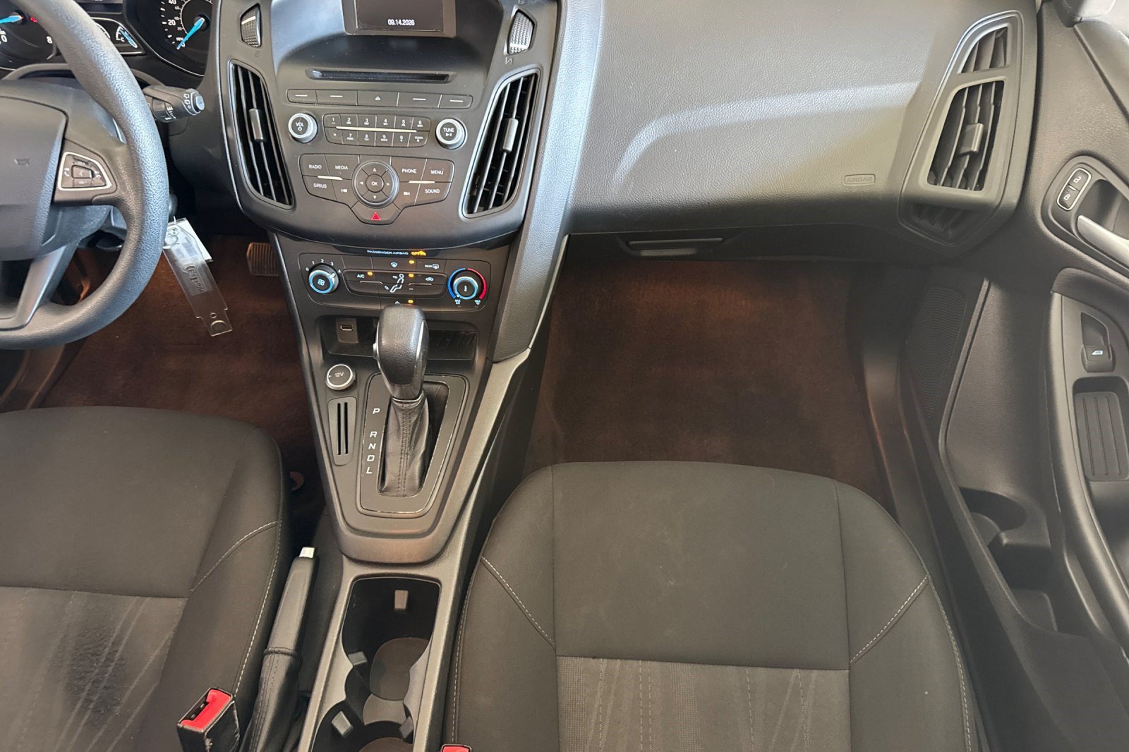 Used 2017 Ford Focus SE FWD image 28