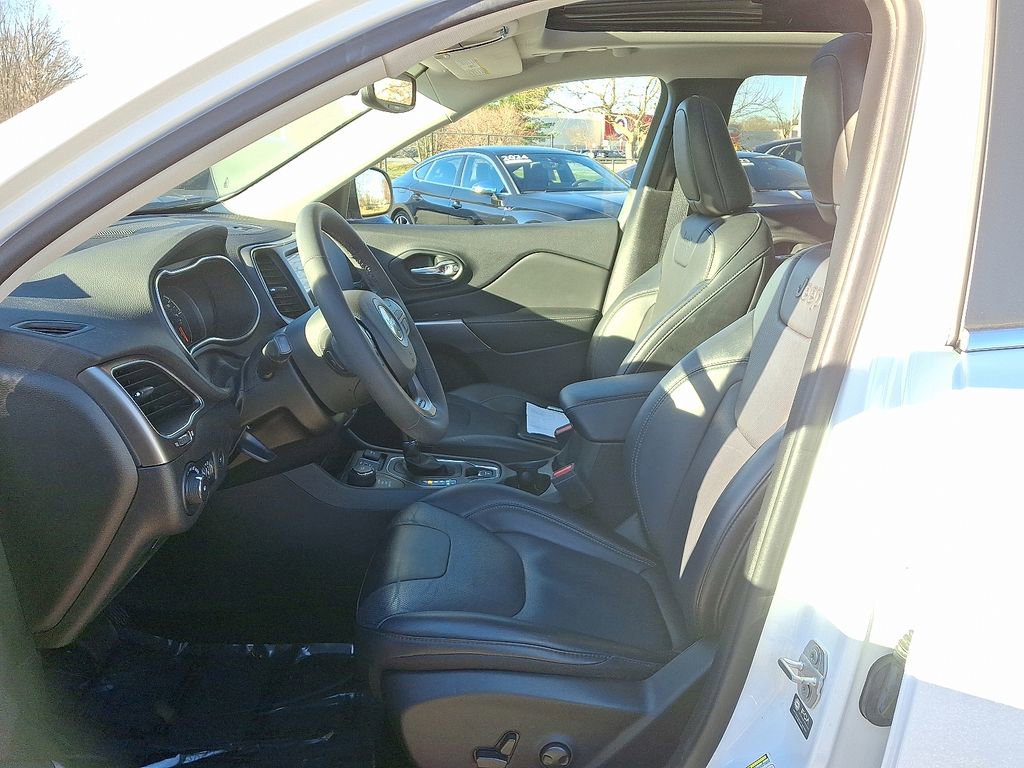 Used 2022 Jeep Cherokee Latitude Lux w/ Sun & Sound Group image 14