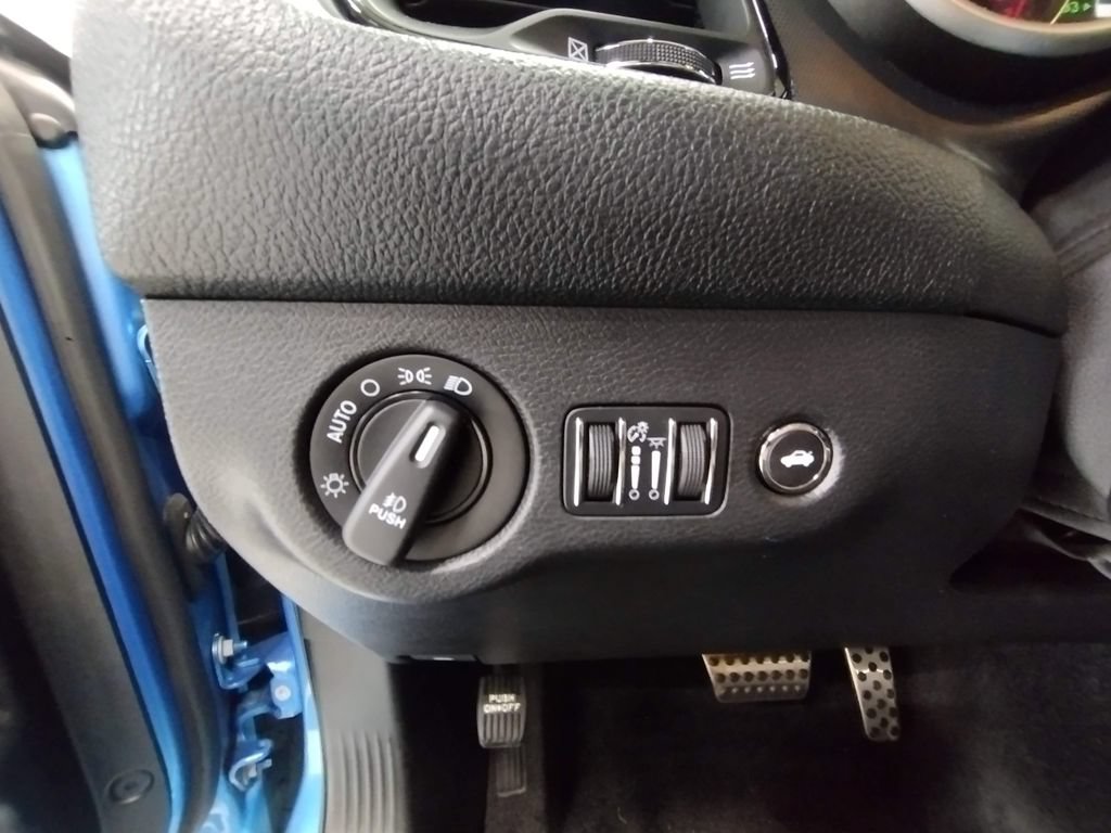 Used 2016 Dodge Challenger R/T Scat Pack RWD image 28