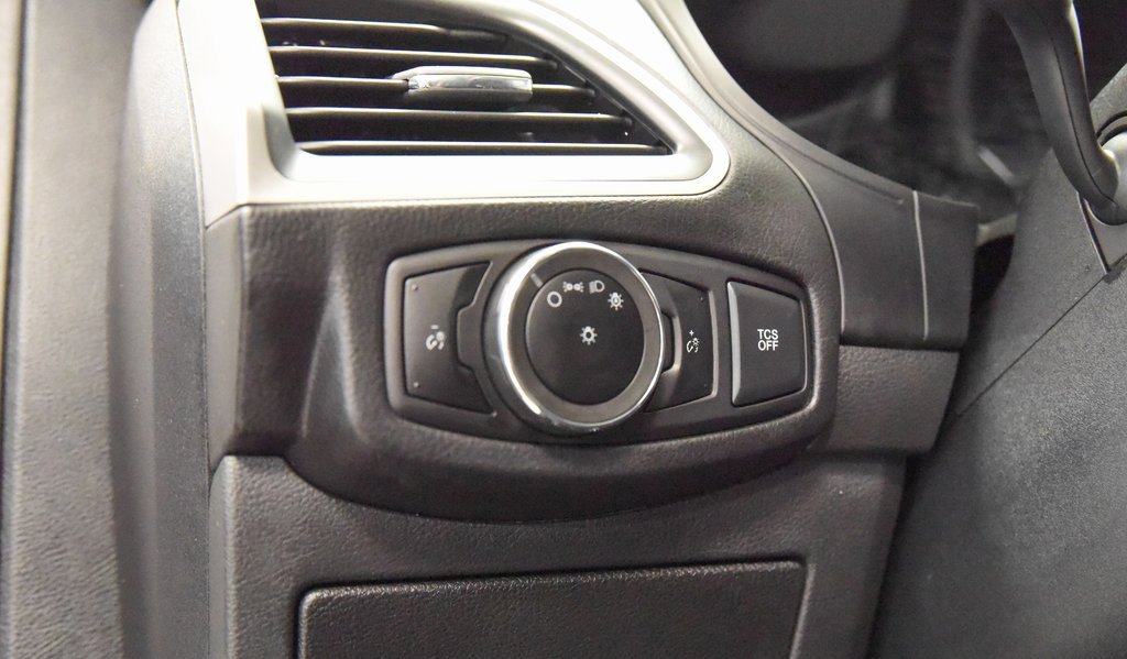 Used 2024 Ford Edge SEL image 16