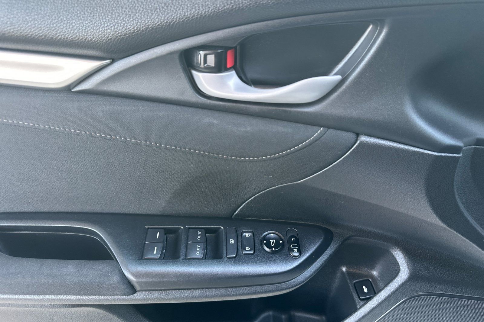 Used 2019 Honda Civic EX image 11