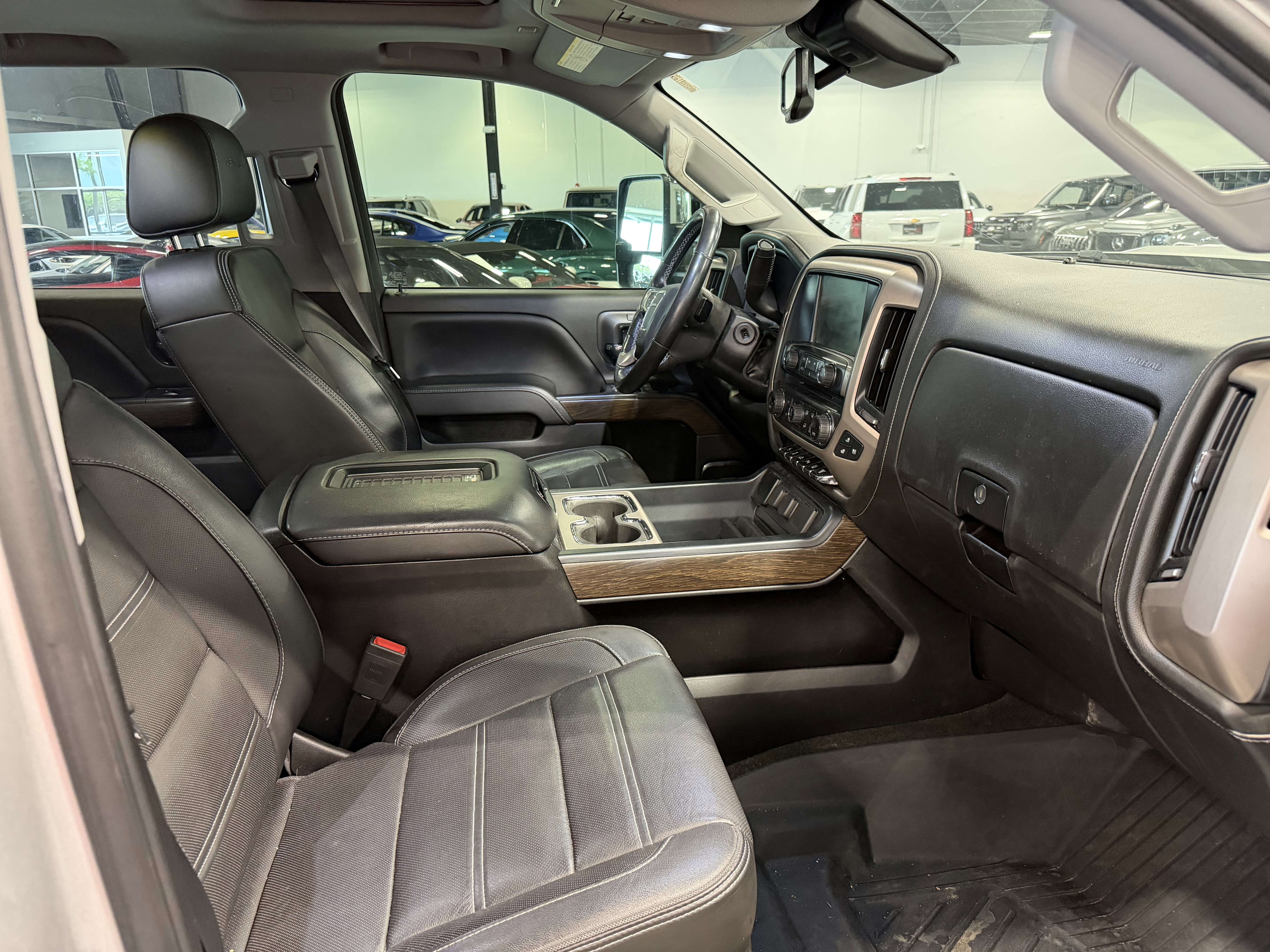 Used 2018 GMC Sierra 3500 Denali w/ Duramax Plus Package AWD/4WD image 11