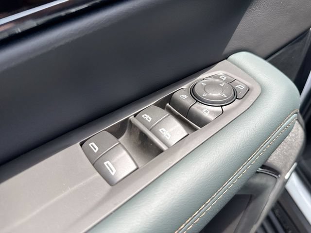 New 2026 GMC Yukon XL AT4 w/ AT4 Premium Plus Package AWD/4WD image 13