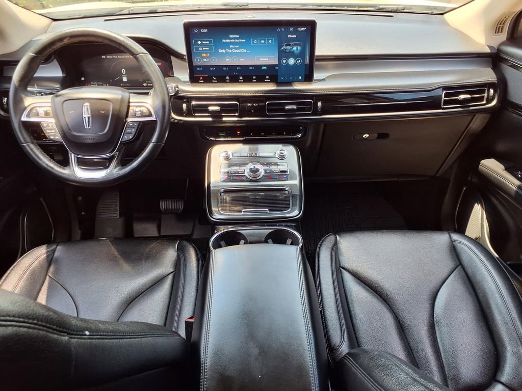 Used 2023 Lincoln Nautilus FWD w/ Premium Package image 9