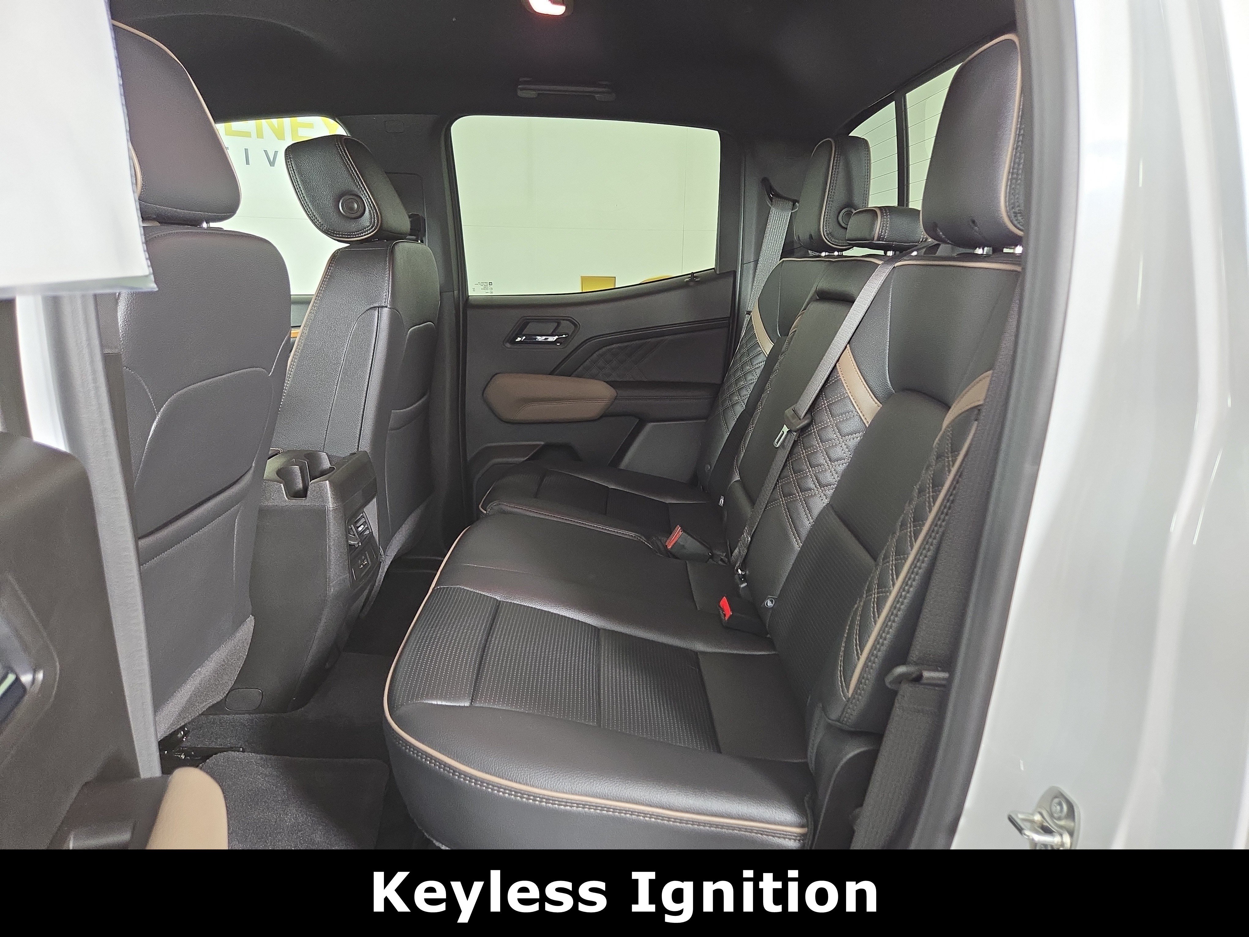 Certified 2025 GMC Canyon Denali AWD/4WD image 12