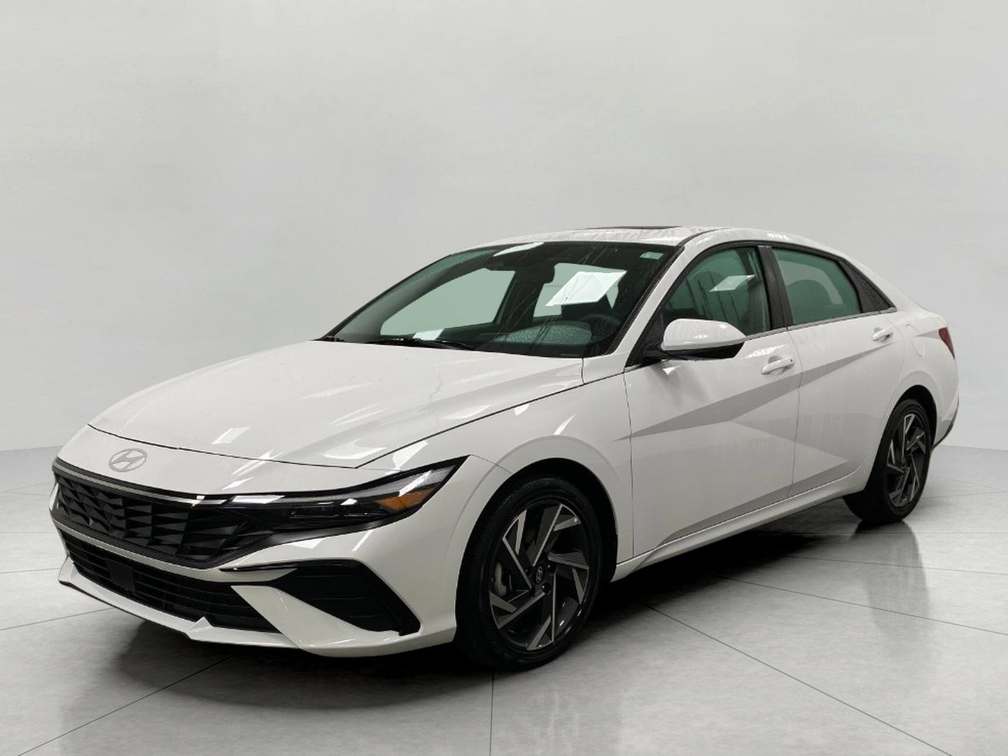 Used 2025 Hyundai Elantra SEL image 9