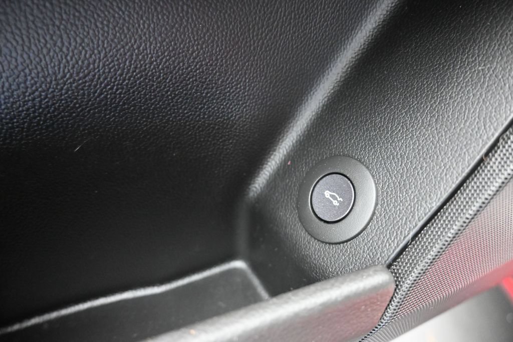 Used 2013 Cadillac XTS Platinum FWD image 11