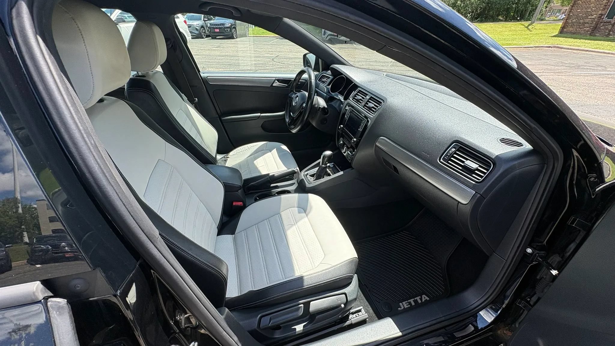 Used 2016 Volkswagen Jetta Sport FWD image 31
