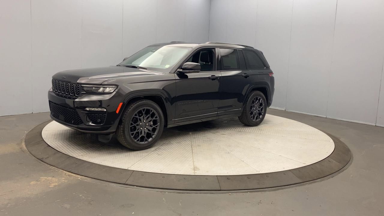Used 2025 Jeep Grand Cherokee Summit w/ Obsidian Package AWD/4WD image 9