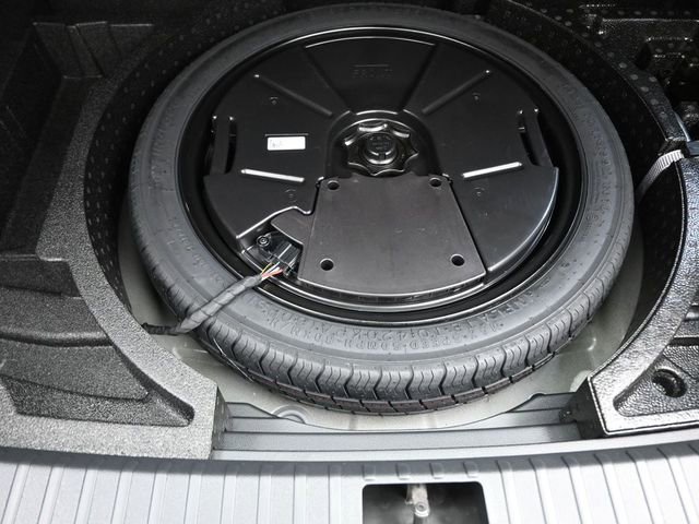 New 2026 Volkswagen Taos SEL image 25