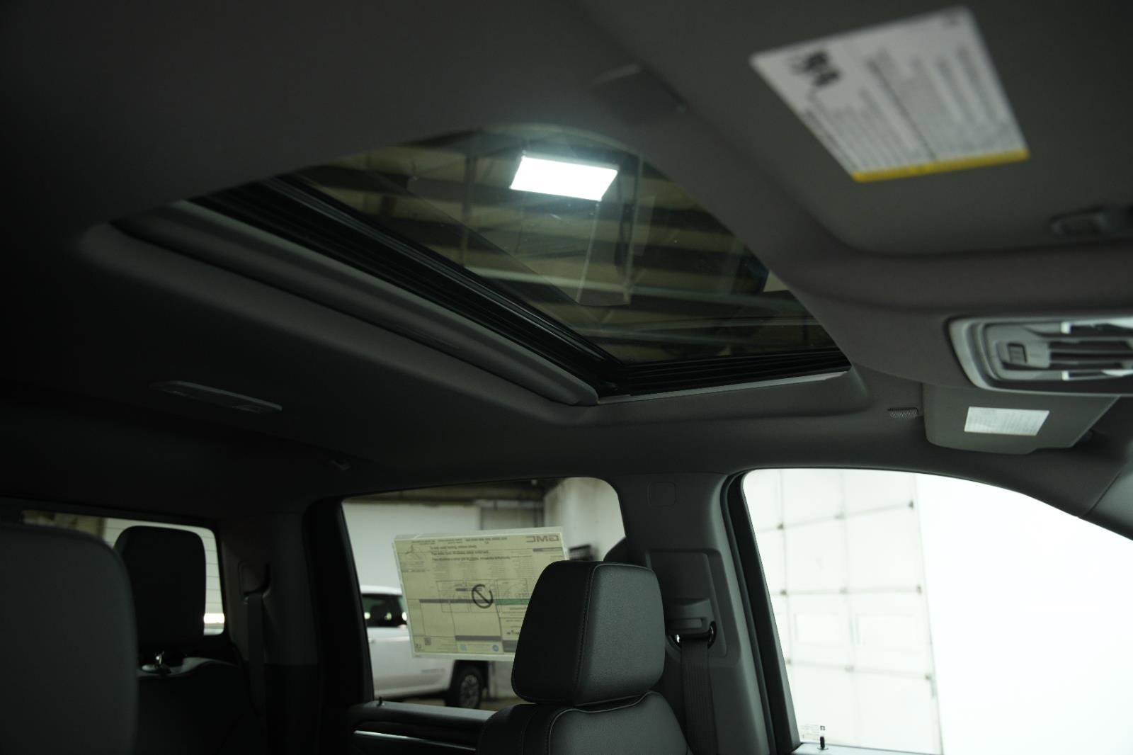 New 2026 GMC Sierra 2500 SLT w/ SLT Convenience Package image 18