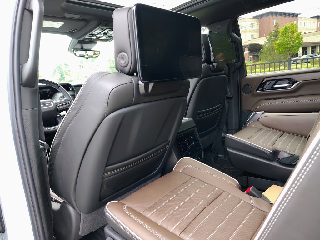 New 2026 GMC Yukon Denali Ultimate AWD/4WD image 43