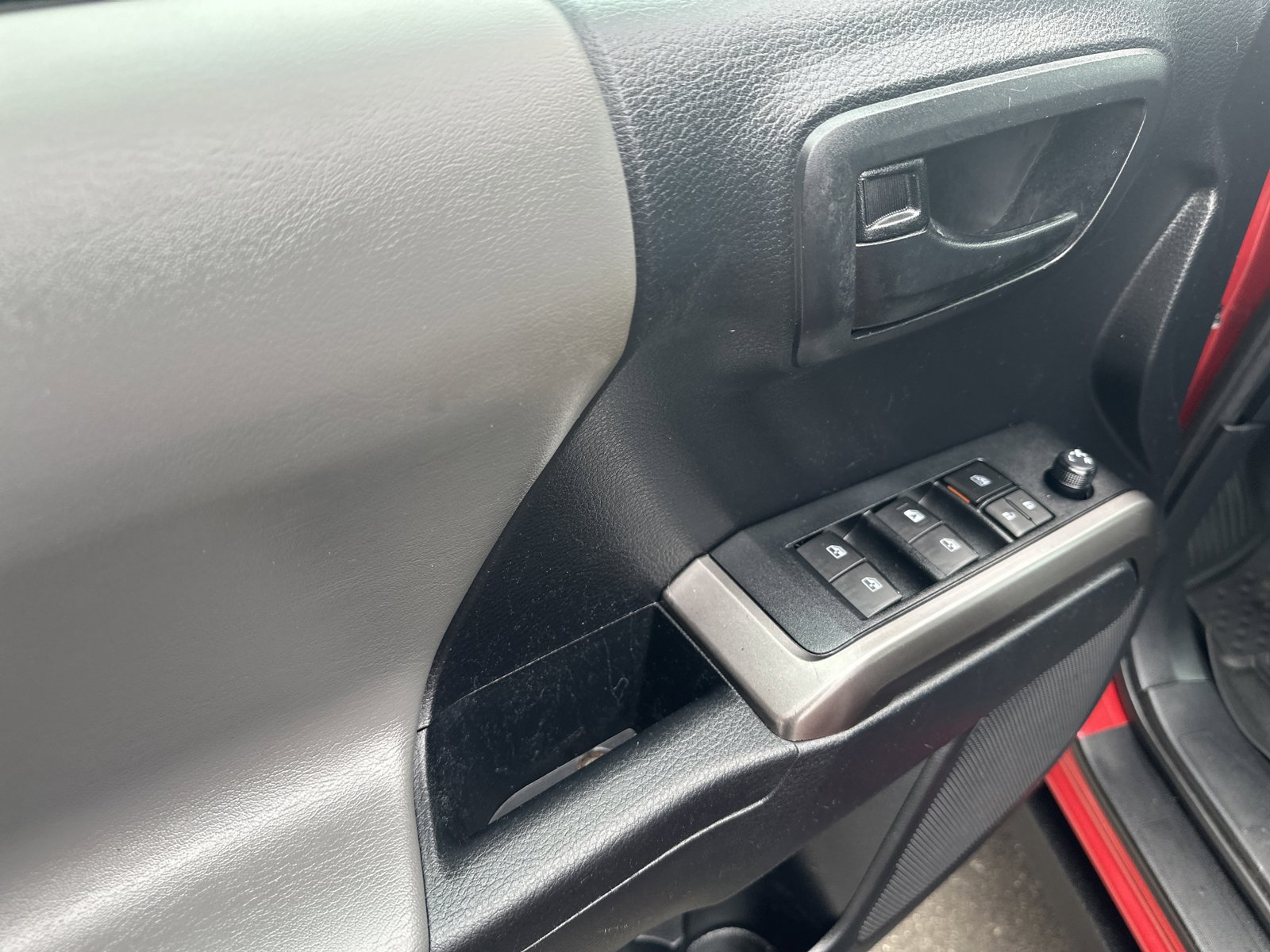 Used 2019 Toyota Tacoma SR5 image 9