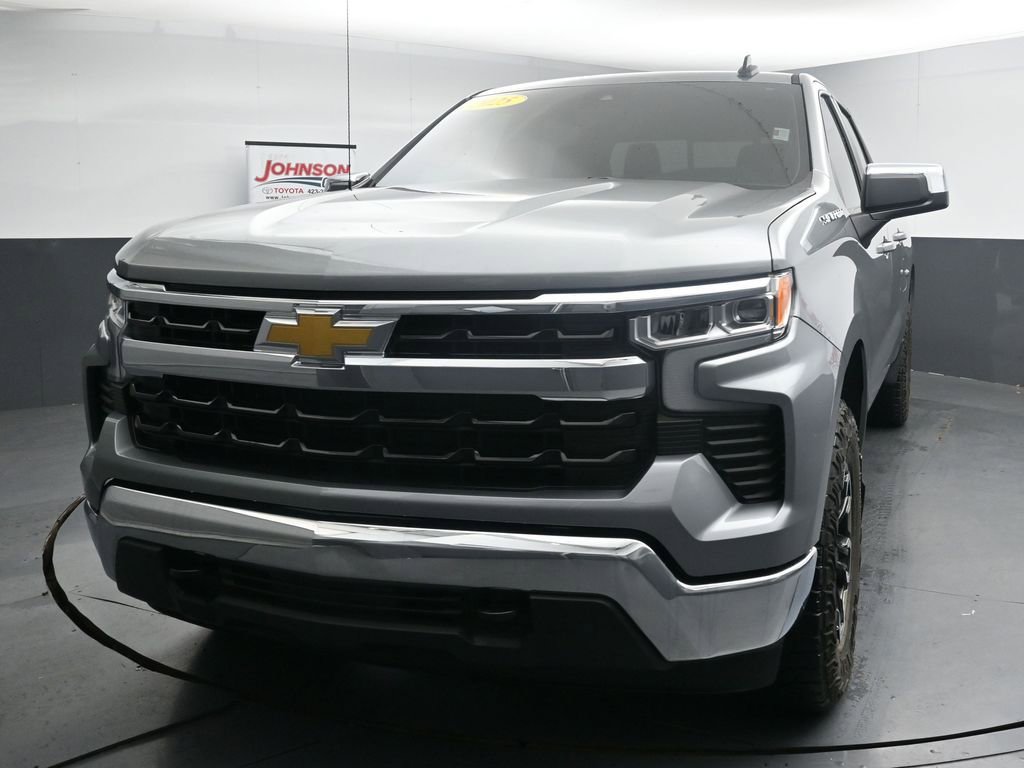 Used 2025 Chevrolet Silverado 1500 LT w/ Protection Package AWD/4WD image 4