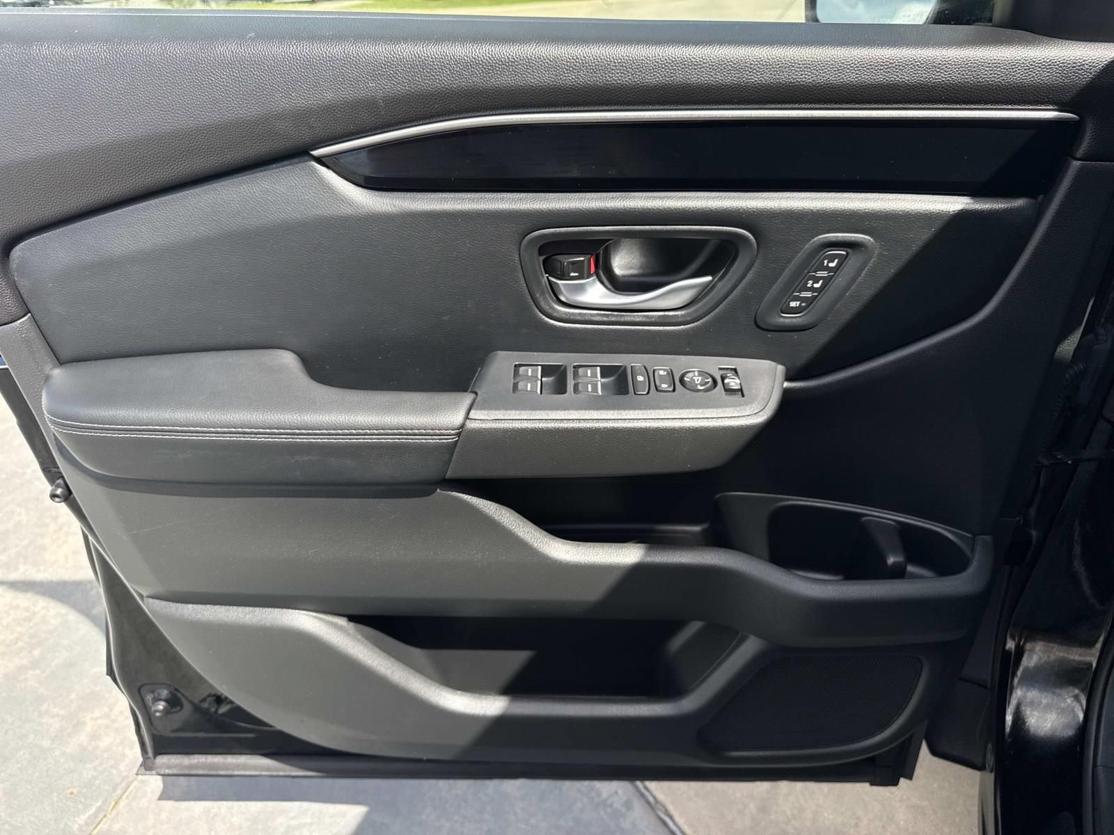 Used 2025 Honda Pilot EX-L image 19