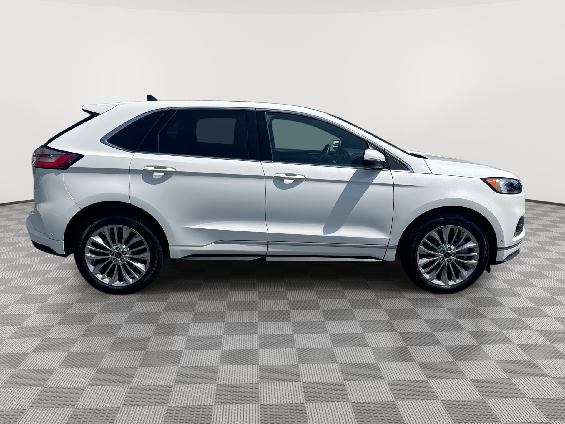 Used 2024 Ford Edge Titanium w/ Titanium Elite Package AWD/4WD image 9