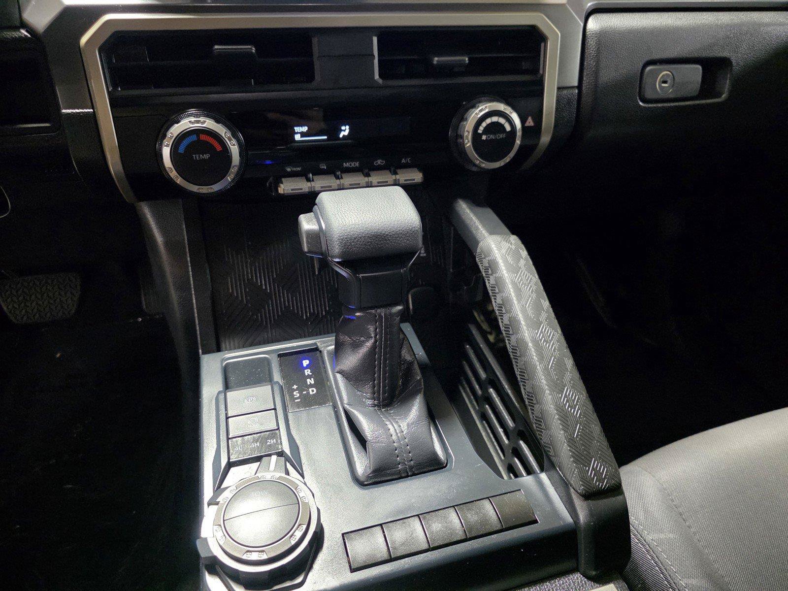 Used 2025 Toyota Tacoma SR5 AWD/4WD image 28