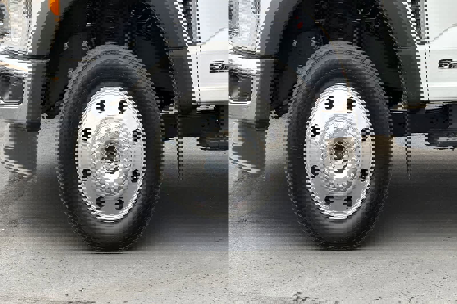 Used 2025 Ford F550 4x4 SuperCab Super Duty w/ XLT Value Package image 29