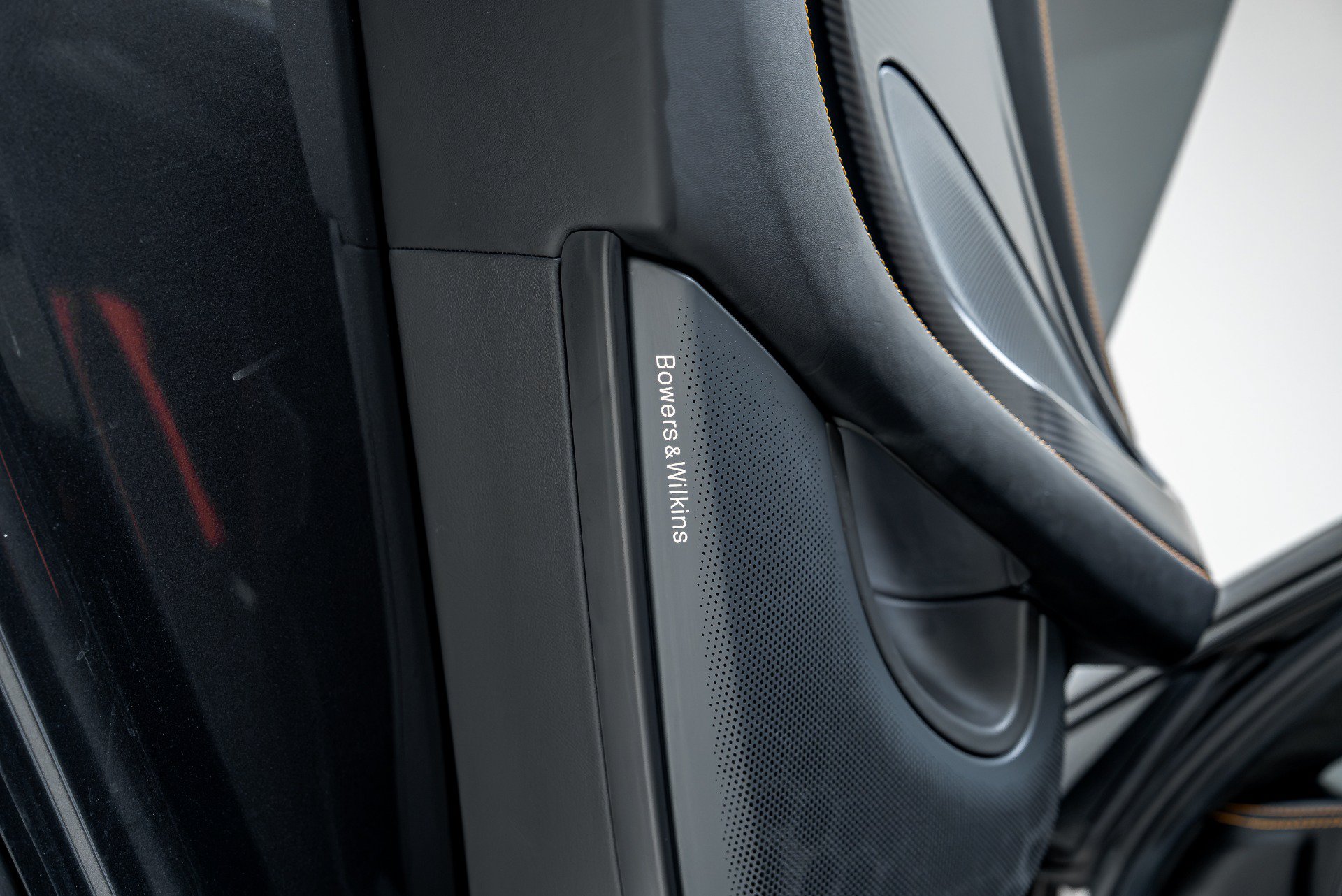 Used 2019 McLaren 600LT RWD image 40