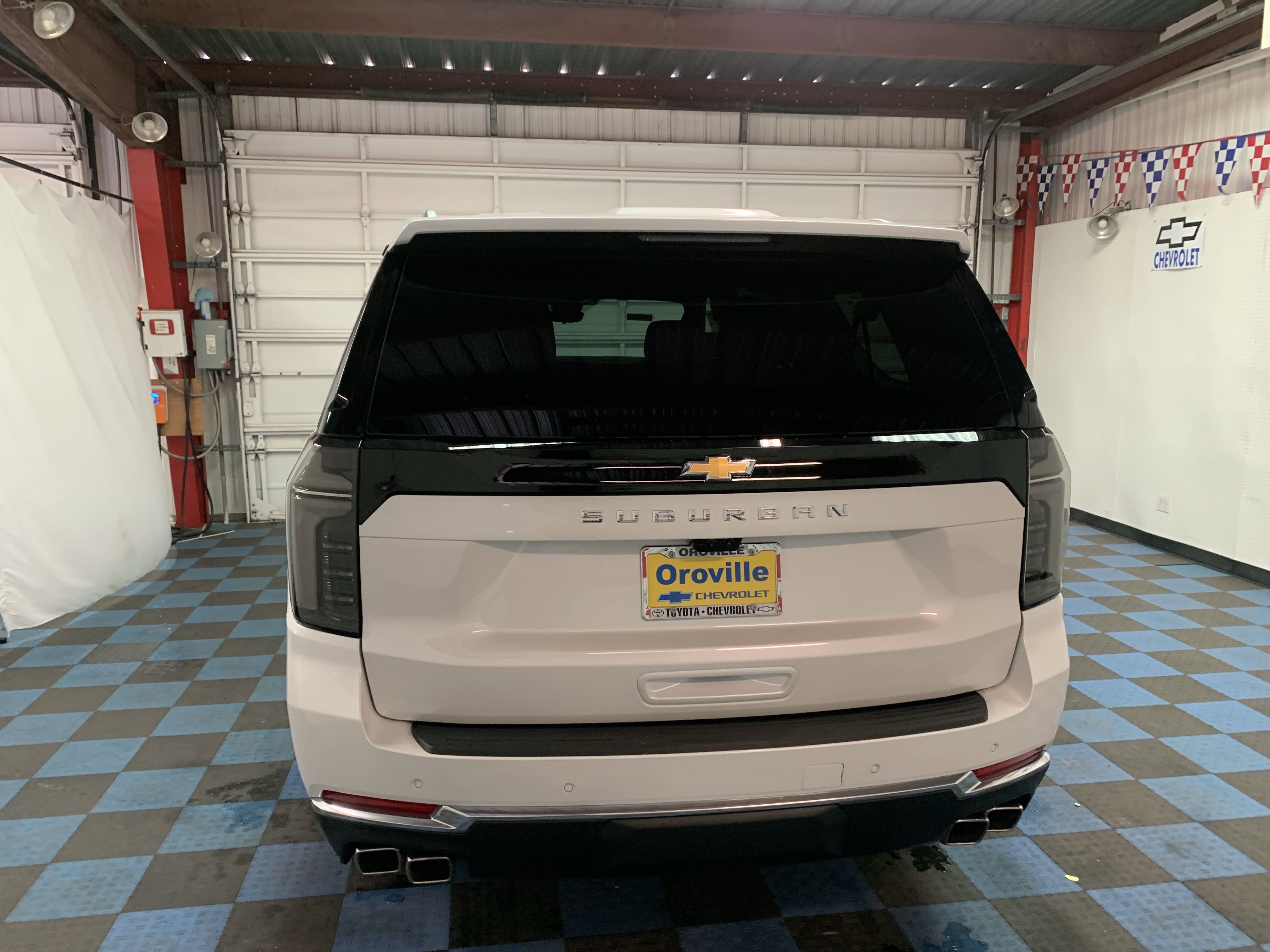 New 2025 Chevrolet Suburban High Country image 4