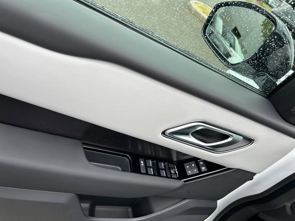 New 2026 Land Rover Range Rover Velar Dynamic SE image 11